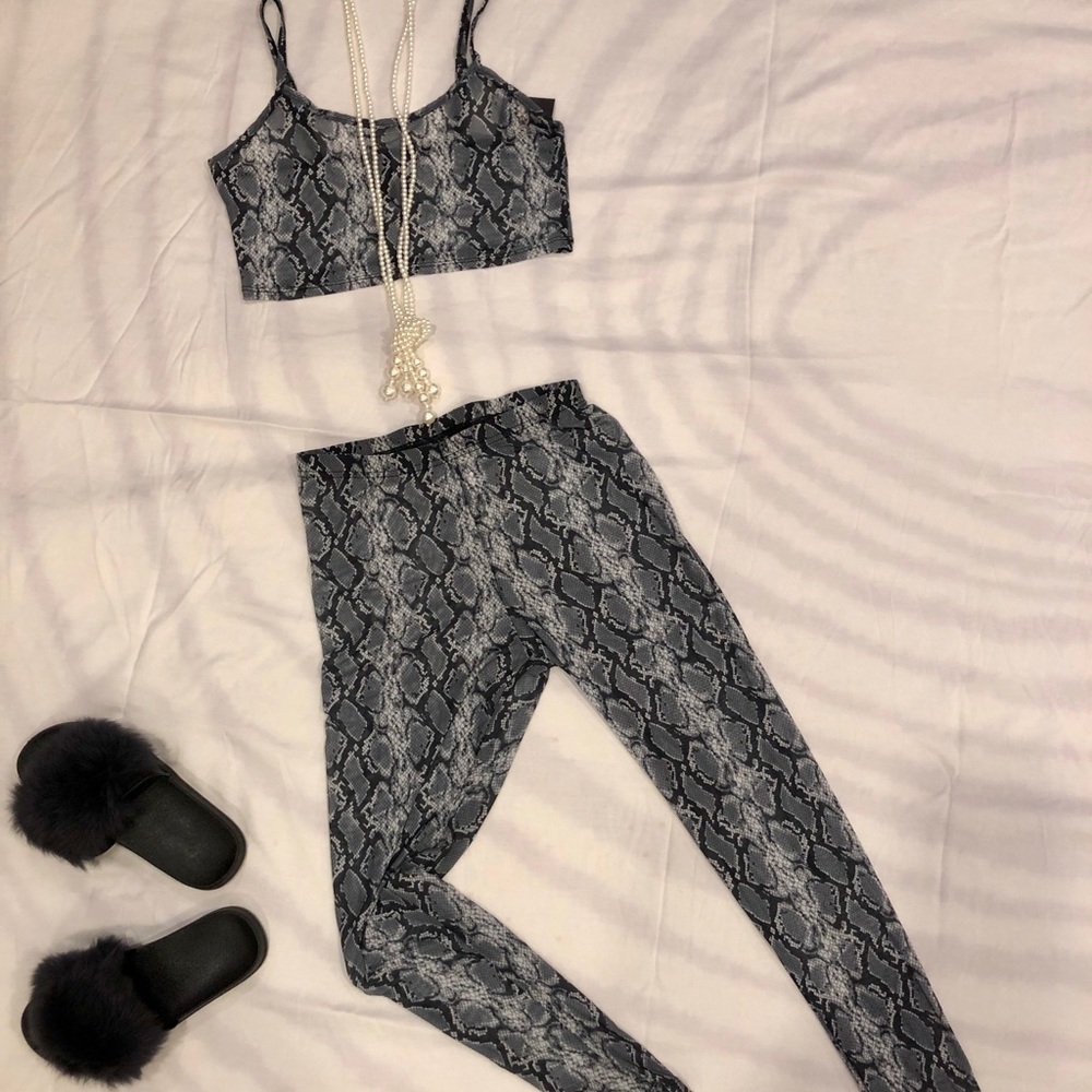 Python Pajamas - KEN225